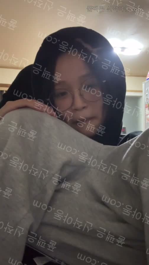 어린 틱톡커 은유 대부분의 라이브 방송분들 썸네일