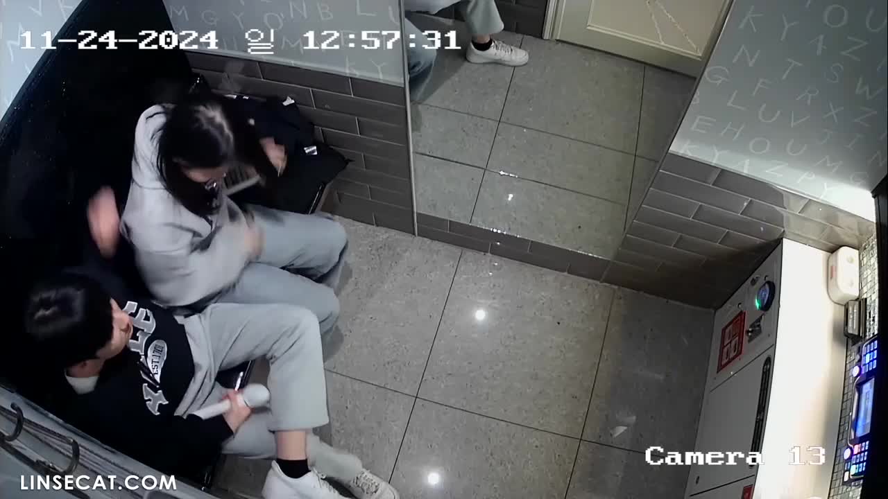 IPCAM 해킹) 남친 자지가 궁금한 안경녀 썸네일